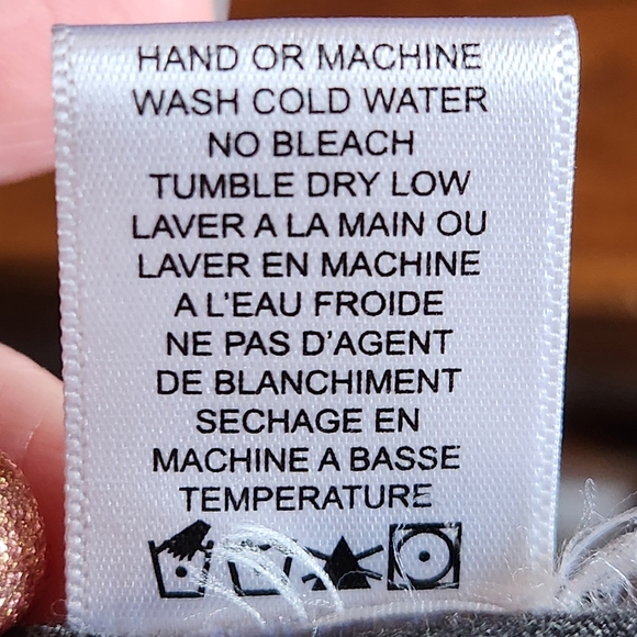 Wildfox “Keep It Simple Sister” Rolled Hem V-Neck Tee  Size Large – Made in LA - Picture 8 of 10